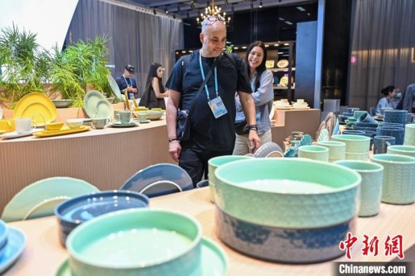 联丰优配  广交会观察：中国陶瓷企业携新品开拓多元化市场