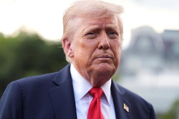 云资管 特朗普称必要时将宣布全国进入紧急状态