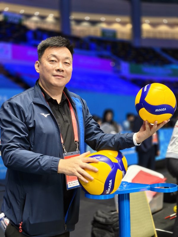 景盛配资 女排国手和教练都舍不得他，执裁七届全运会的王骏谢幕